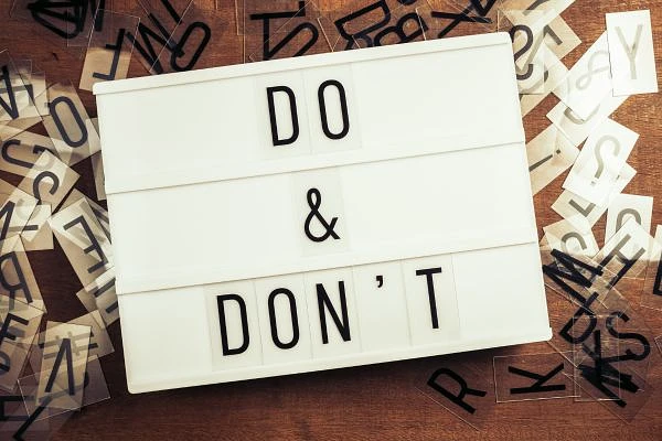A lightbox displays the words "DO & DON'T" surrounded by scattered transparent letter tiles.